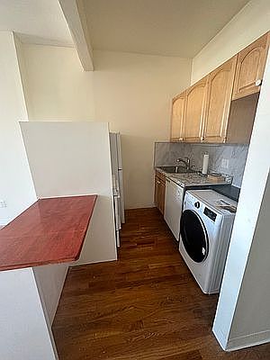 2nd image of 108 W 116th St #4C