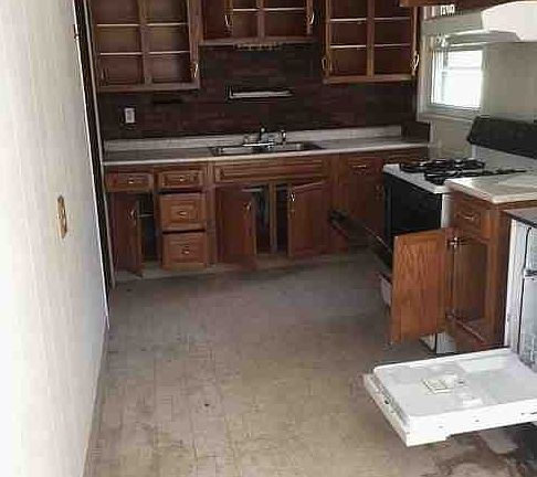 3rd image of 904 E Pgh McK Blvd
