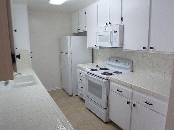 3rd image of 3565 Linden Ave Unit 338