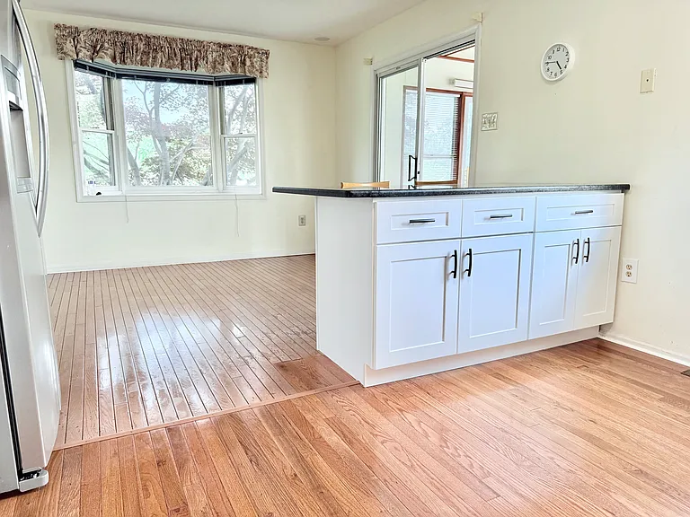 101 Jonathan Dr — Photo 11