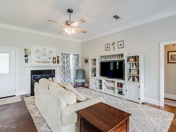 5th image of 22426 Heritage Dr