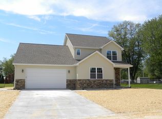 3202 Center Dr, Quincy, IL 62305