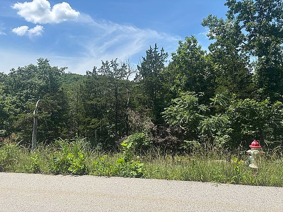 2nd image of 3530 Red Oak Dr