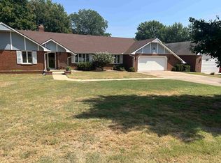 2410 Estates Dr, Arkansas City, KS 67005