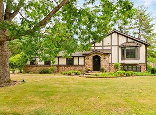 110 River Island Dr, Oconto Falls, WI 54154
