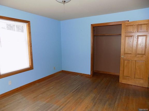 5th image of 773 Warren Dr