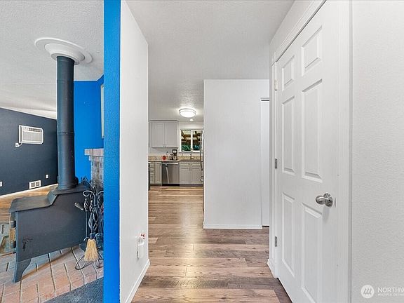 3rd image of 12025 220th Avenue Ct E