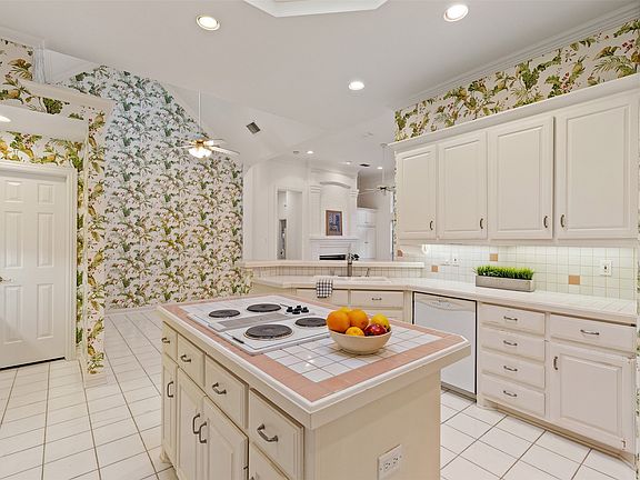 4th image of 8644 Breakers Point