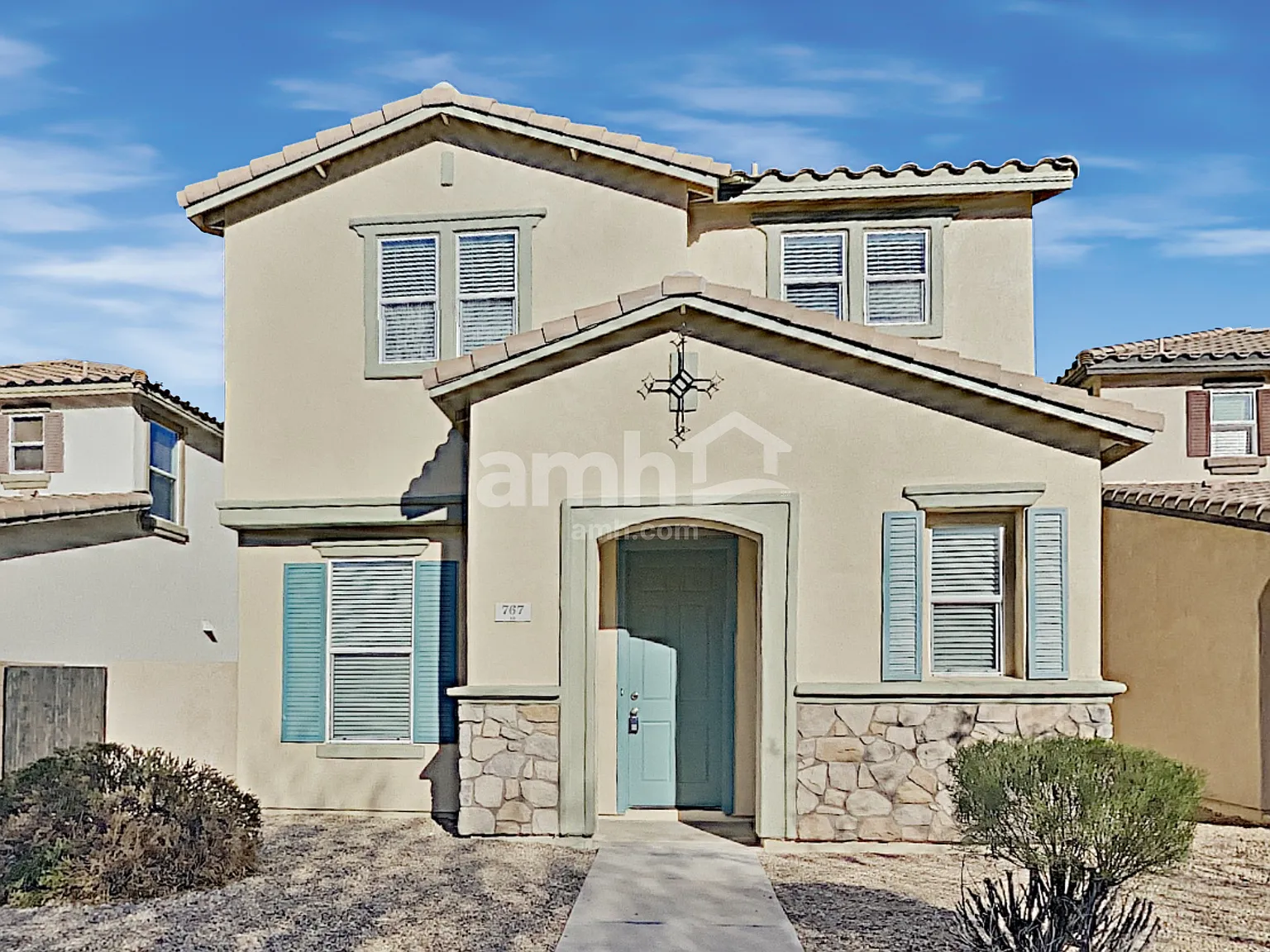 3 bed, 2.5 bath, 1817 sqft, $1,995 — Photo 1