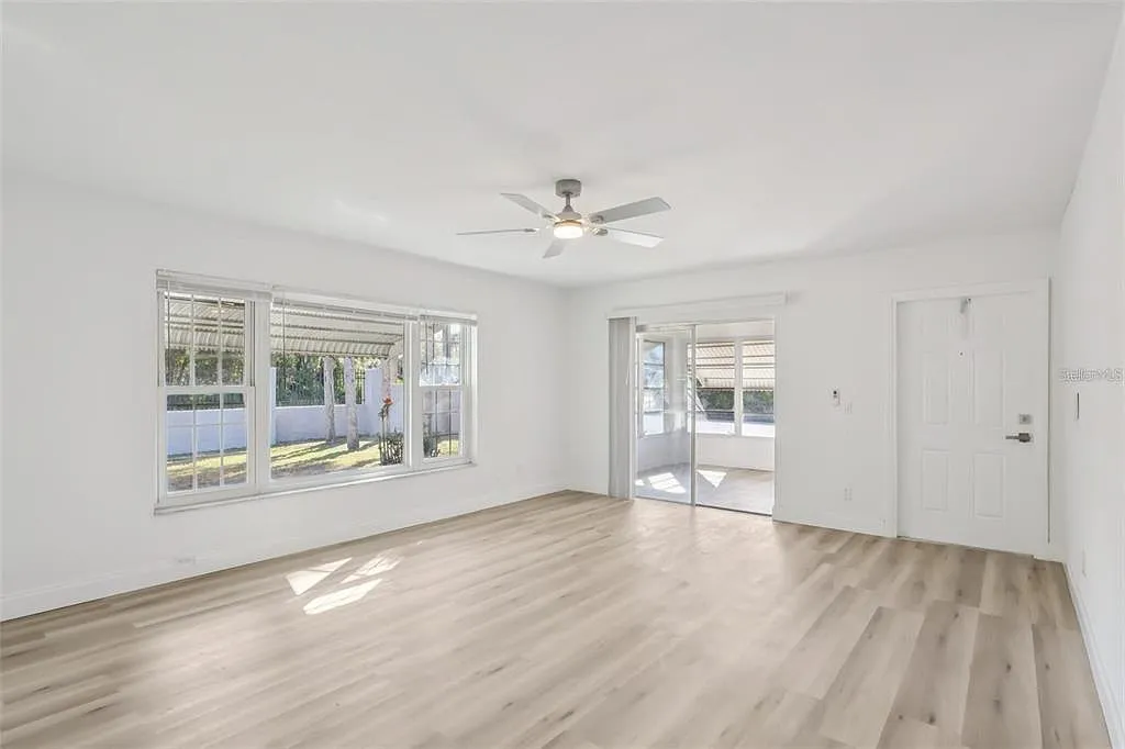 2 bed, 2.0 bath, 1127 sqft, $1,850 — Photo 3
