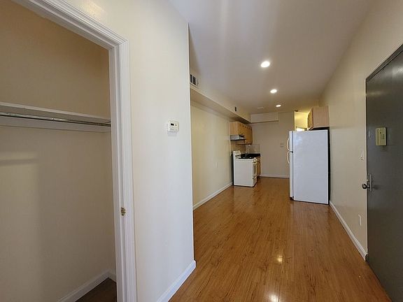 4th image of 30 Driggs Ave #1LL1
