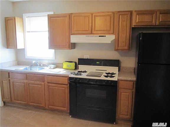 3rd image of 27 Capobianco St