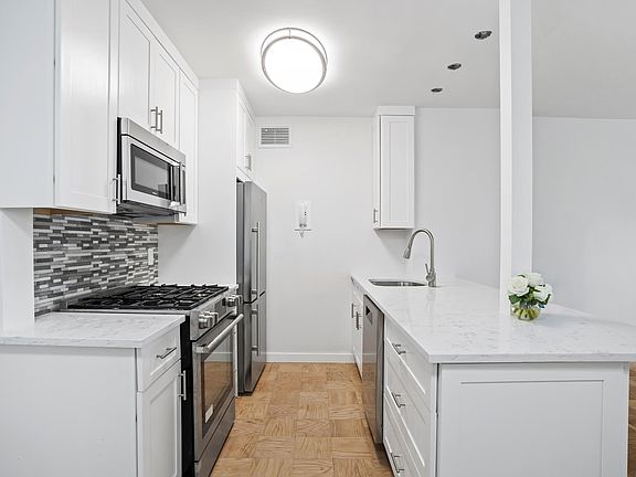 2nd image of 159 W 53rd St APT 26F