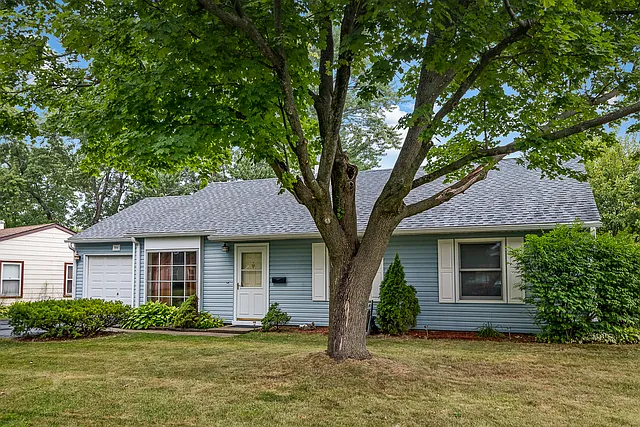 706 Russet Ln photo 1
