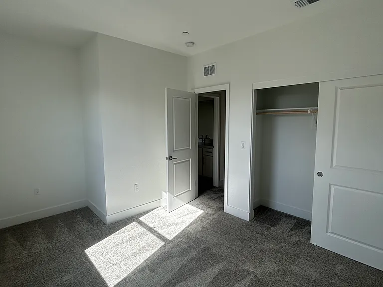 134 W Idyllwild Pl — Photo 17