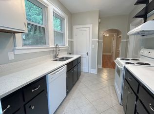 505 E 51st St #B, Savannah, GA 31405