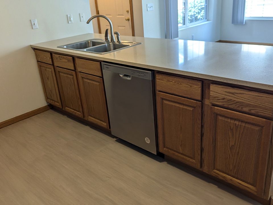 All New Appliances and Hard Flooring!