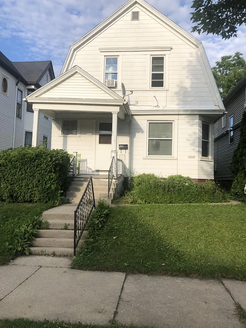 3066 N Newhall St photo 1