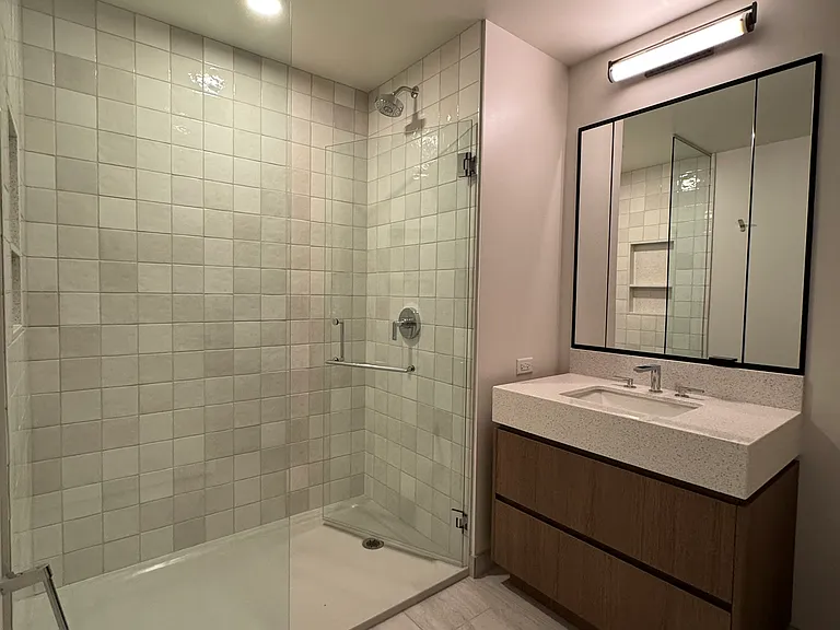 118 N Peoria St #305 — Photo 9