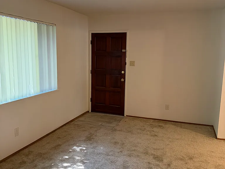 2406 G St — Photo 4