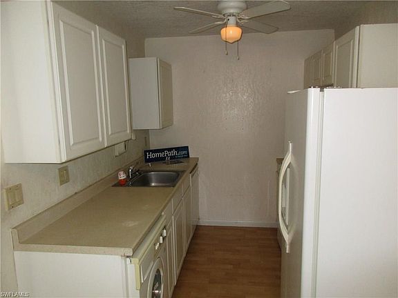 4th image of 4627 Bayshore Dr APT I5