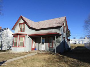 221 W Locust St, Lanark, IL 61046
