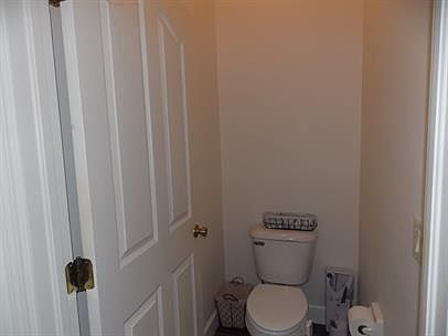 1st image of 1004 W Rollingwood Ct