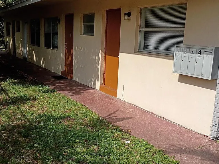1845 NW 55th Ave — Photo 3