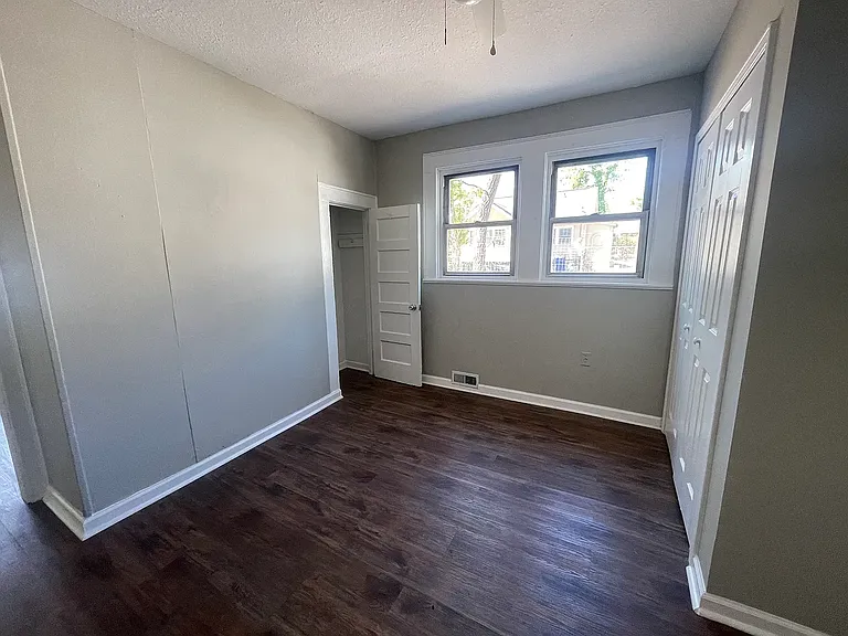 2719 Chestnut St — Photo 9