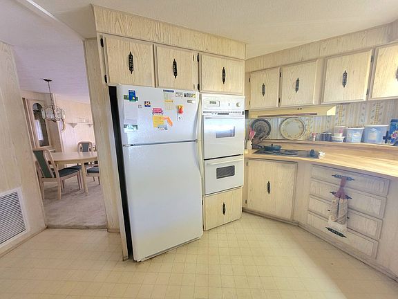 4th image of 435 Hidden Cove Rd