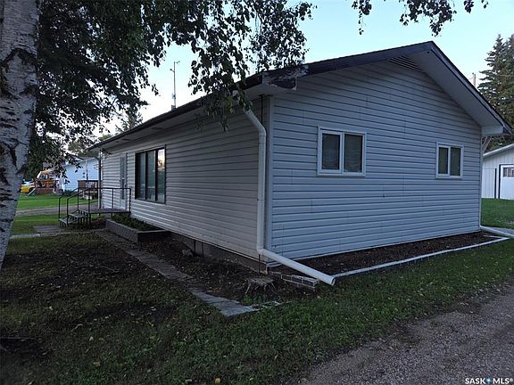 2nd image of 100 3rd AVENUE N
