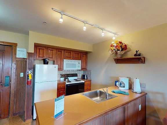 3rd image of 30 Highland House Trl #217