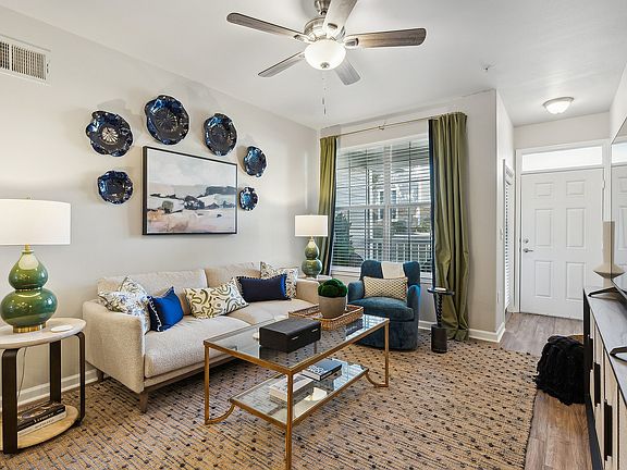 2 Bedroom Premier Garden-Renovated