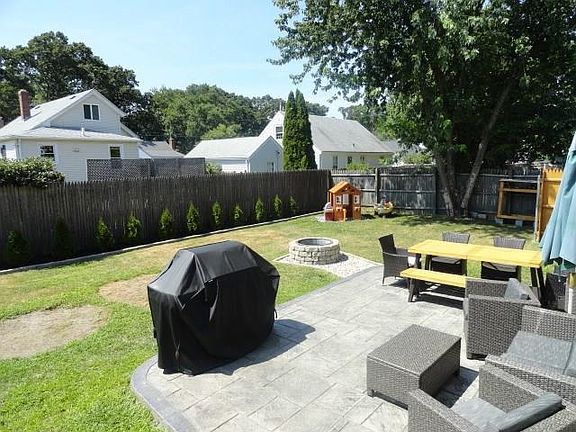 4th image of 39 Majestic Ave