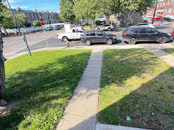 3rd image of 1600 Magee Ave