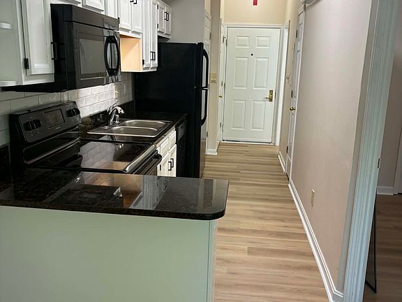 5th image of 2730 Brownsboro Rd APT 135