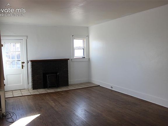 5th image of 2046 Roanoke St