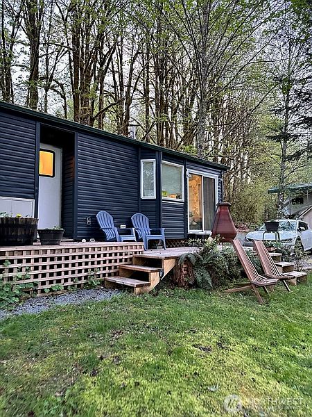 3rd image of 9391 Colony Lane