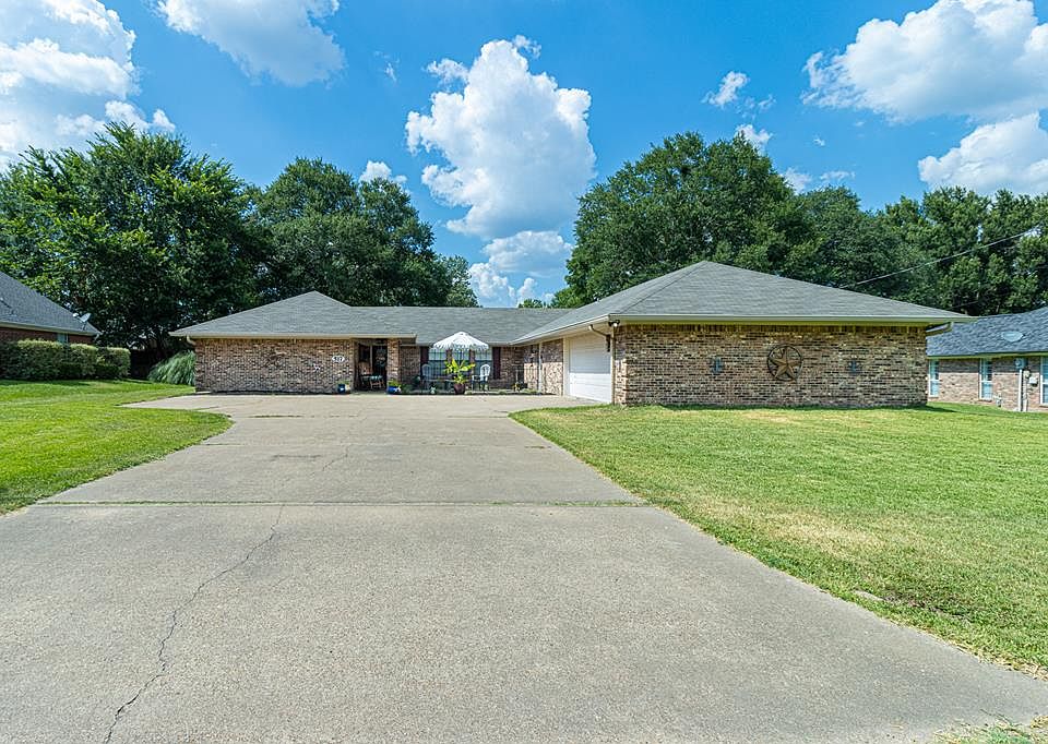 1st image of 517 Charmwood Dr