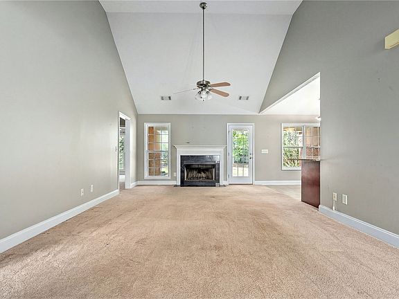 3rd image of 221 Belmonte Dr