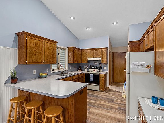 3rd image of 4269 Heritage Dr