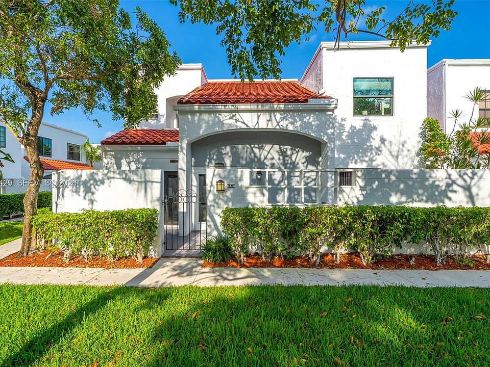 1st image of 20904 Leeward Ct APT 221-2