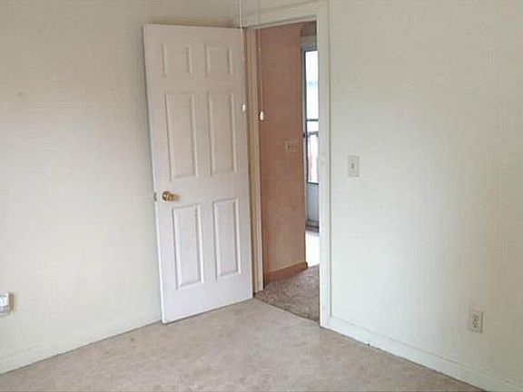 4th image of 515 Broadwater Ave