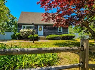12 Peaceful Ln, Wareham, MA 02571