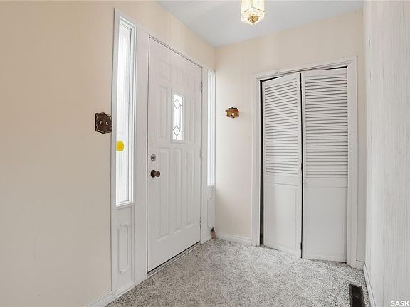 3rd image of 11 Moxon Cres