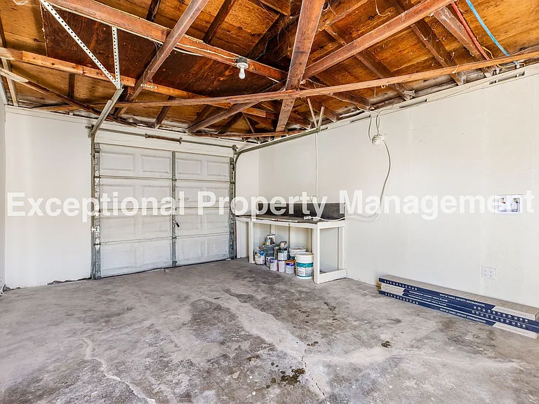 21907 Dolores St — Photo 13
