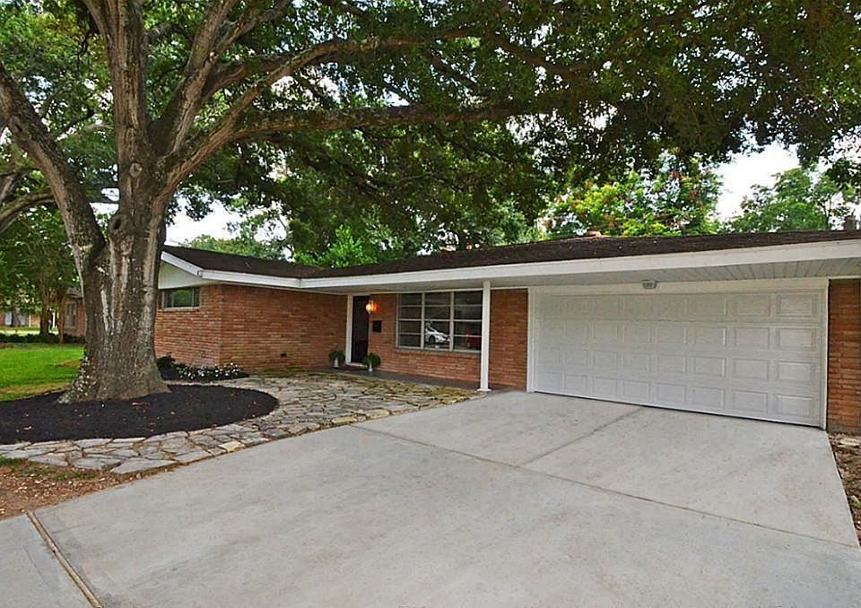 1st image of 10027 Timberoak Dr
