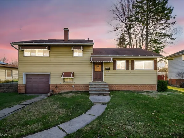 5873 Doxmere Dr, Parma Heights, OH 44130