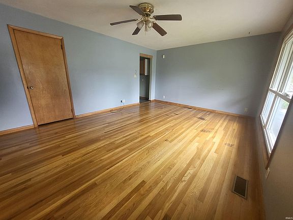 4th image of 2504 Lafayette Dr