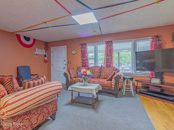 5th image of 2205 Liverpool Ln